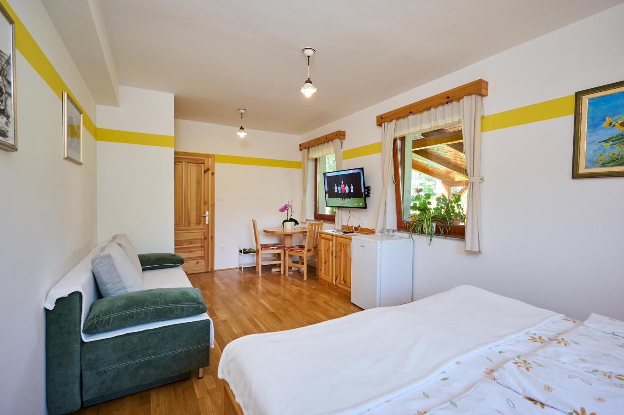 Apartments Organic Tourist Farm Gradisnik Prevalje Buitenkant foto