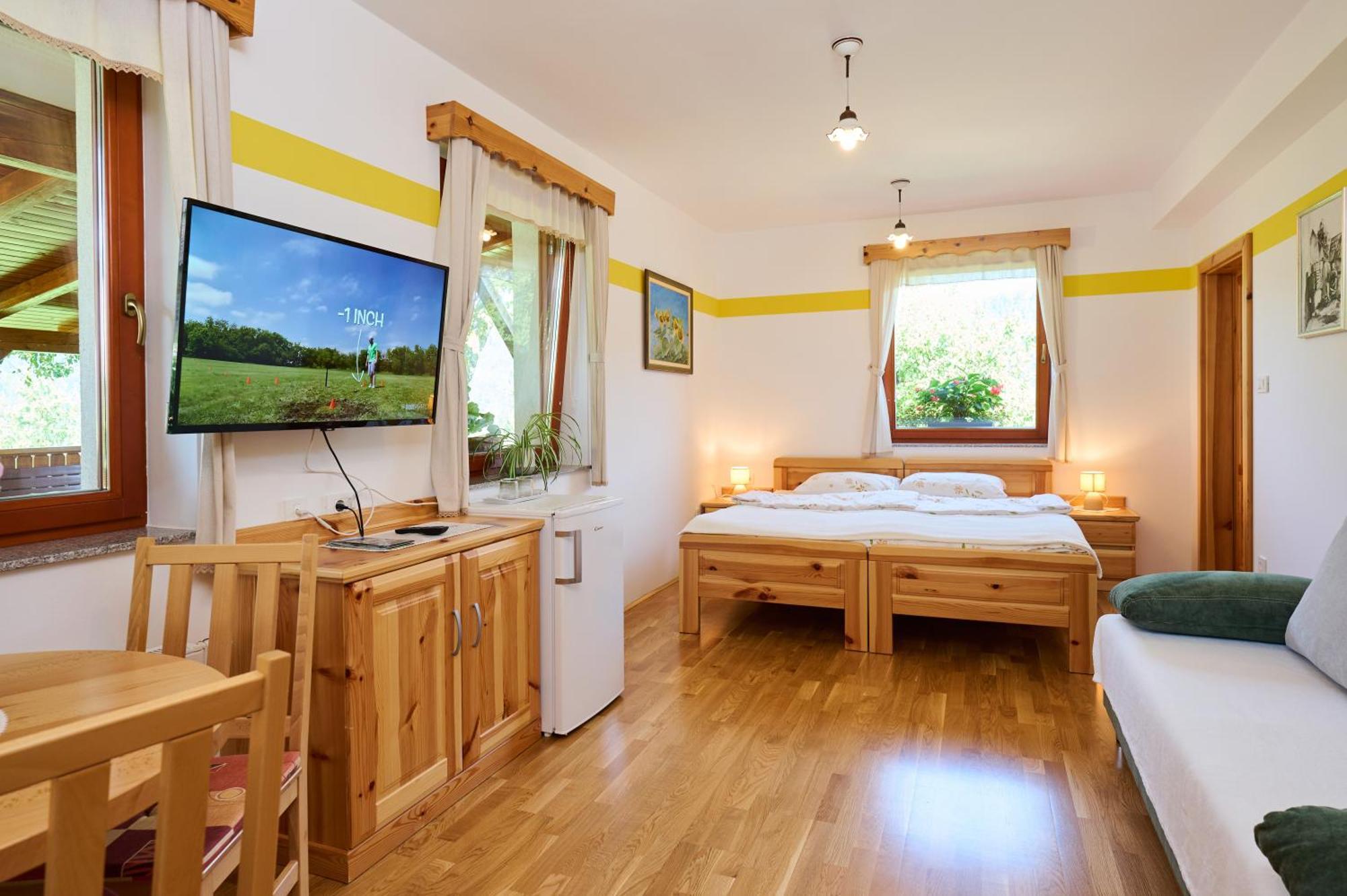 Apartments Organic Tourist Farm Gradisnik Prevalje Buitenkant foto