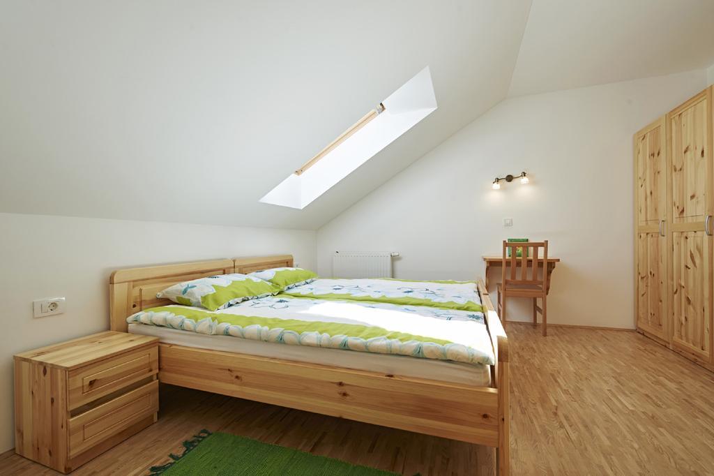 Apartments Organic Tourist Farm Gradisnik Prevalje Buitenkant foto