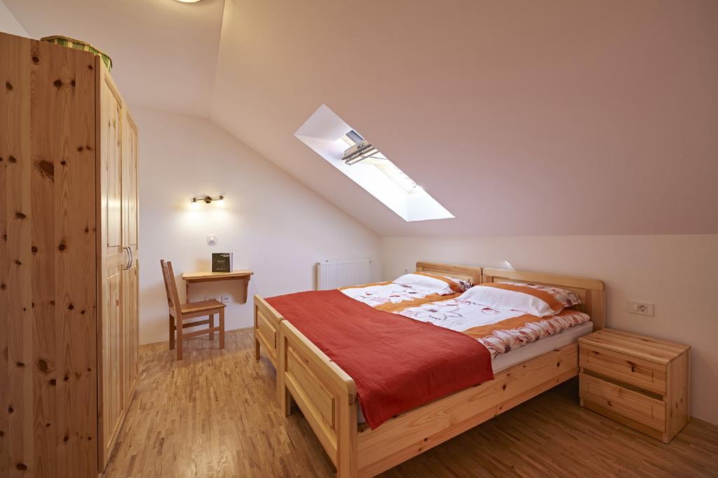 Apartments Organic Tourist Farm Gradisnik Prevalje Buitenkant foto