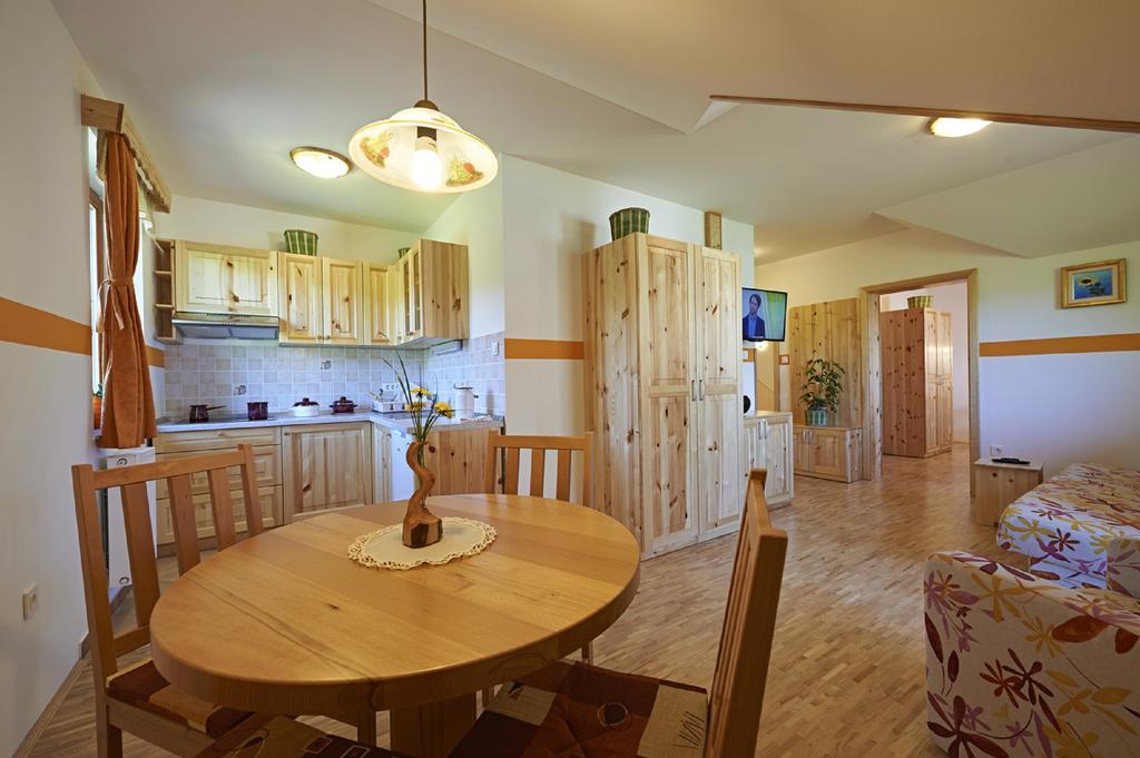 Apartments Organic Tourist Farm Gradisnik Prevalje Buitenkant foto